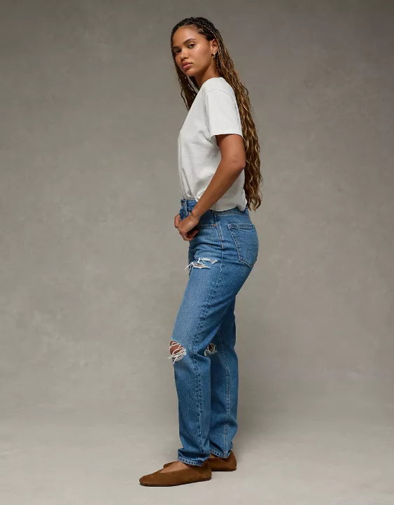 AE Strigid Curvy Ripped Mom Jean - Image 5