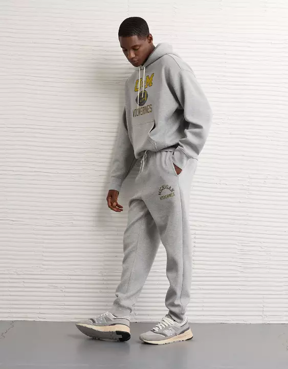 AE 24/7 Michigan Wolverines Graphic Jogger - Image 5