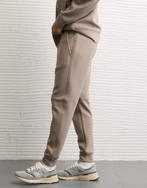 AE 24/7 Jogger - Image 6