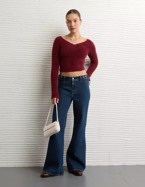 AE V-Neck Sweater - Image 5
