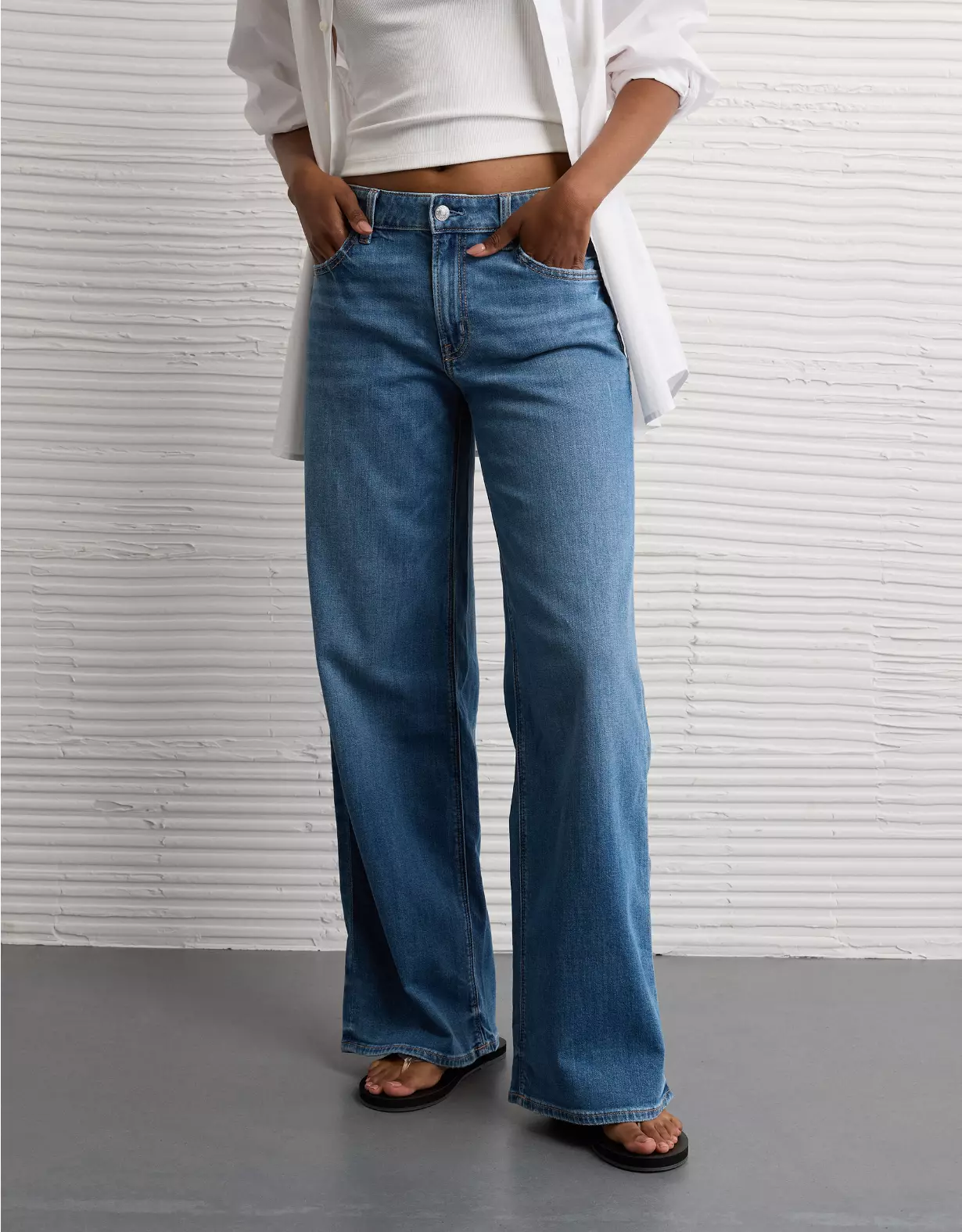 AE Stretch Low-Rise Baggy Wide-Leg Jean