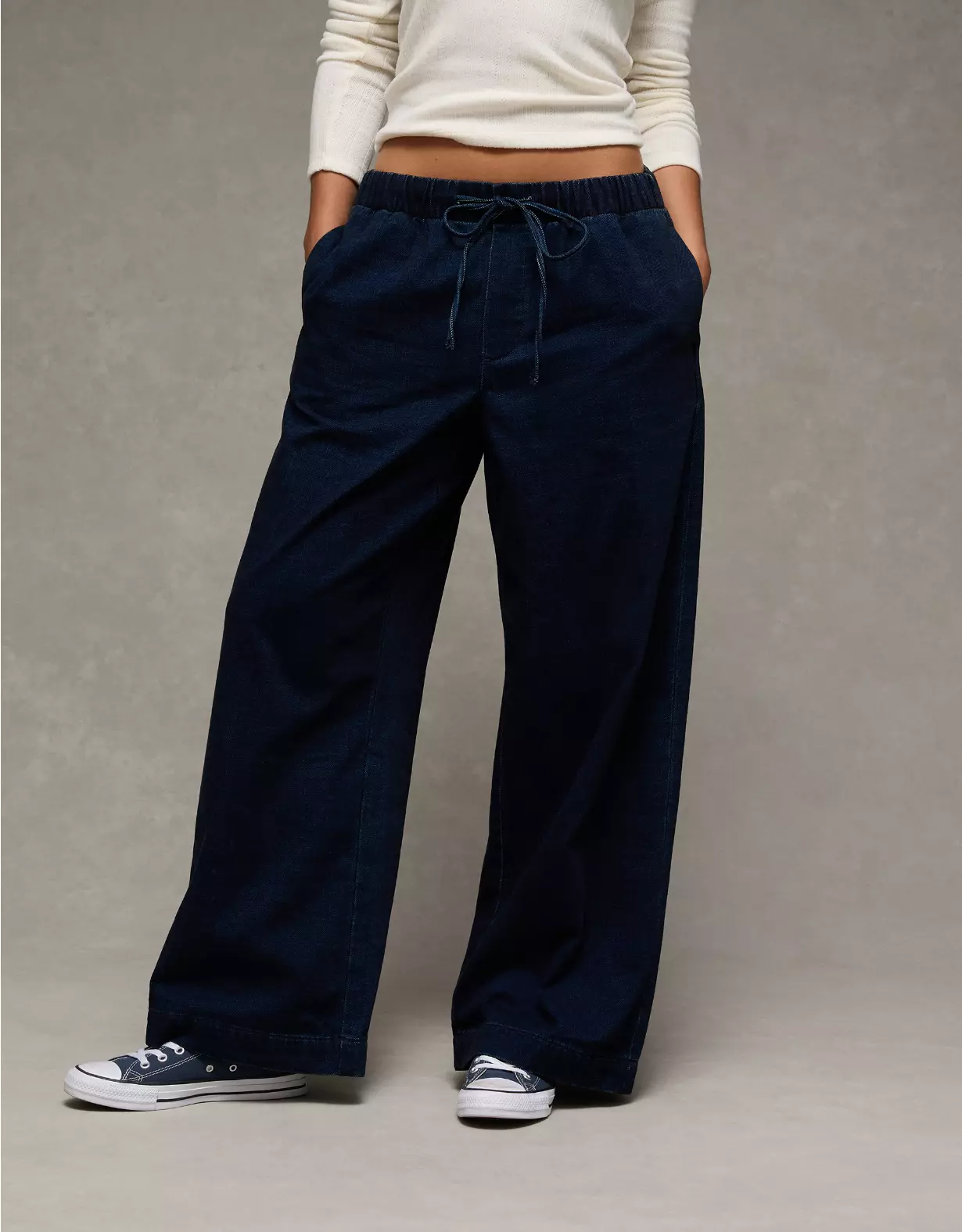 AE Cozy Dreamy Drape Low-Rise Ultra Wide-Leg Jean