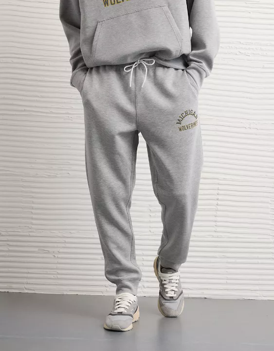 AE 24/7 Michigan Wolverines Graphic Jogger - Image 6